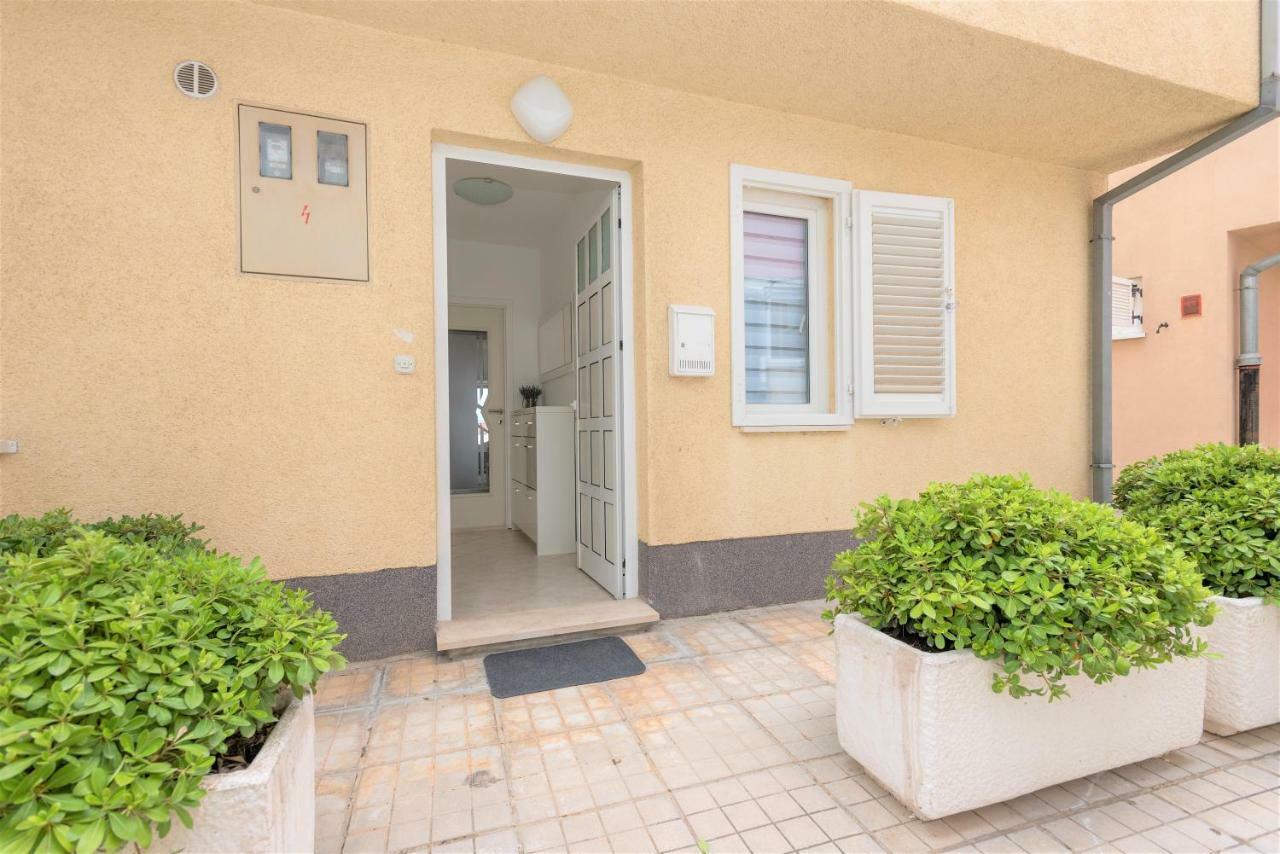 Andor - Lux, Two Beautiful Terraces With Sea & Sunset View Lejlighed Makarska Eksteriør billede