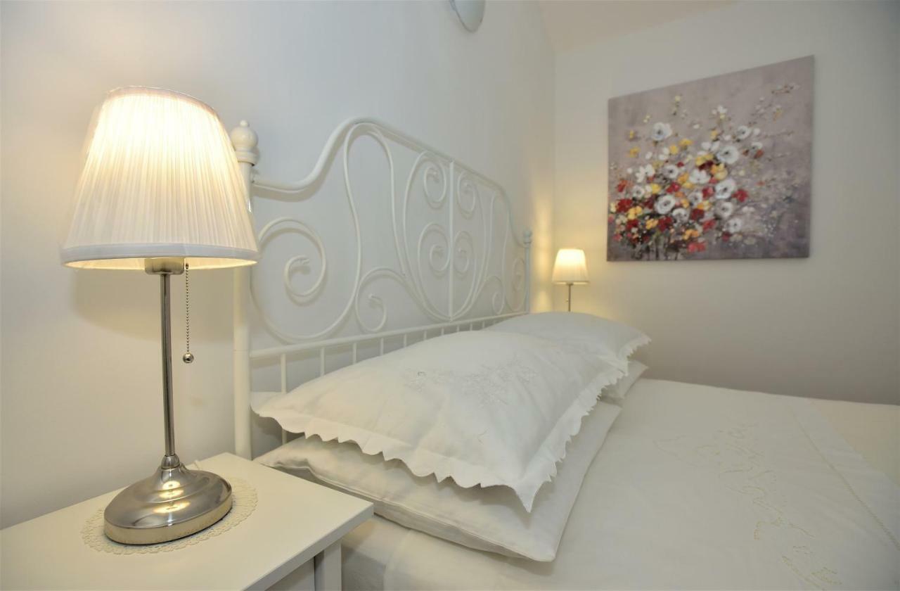Andor - Lux, Two Beautiful Terraces With Sea & Sunset View Lejlighed Makarska Eksteriør billede