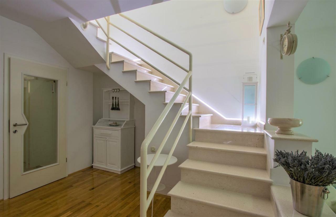 Andor - Lux, Two Beautiful Terraces With Sea & Sunset View Lejlighed Makarska Eksteriør billede
