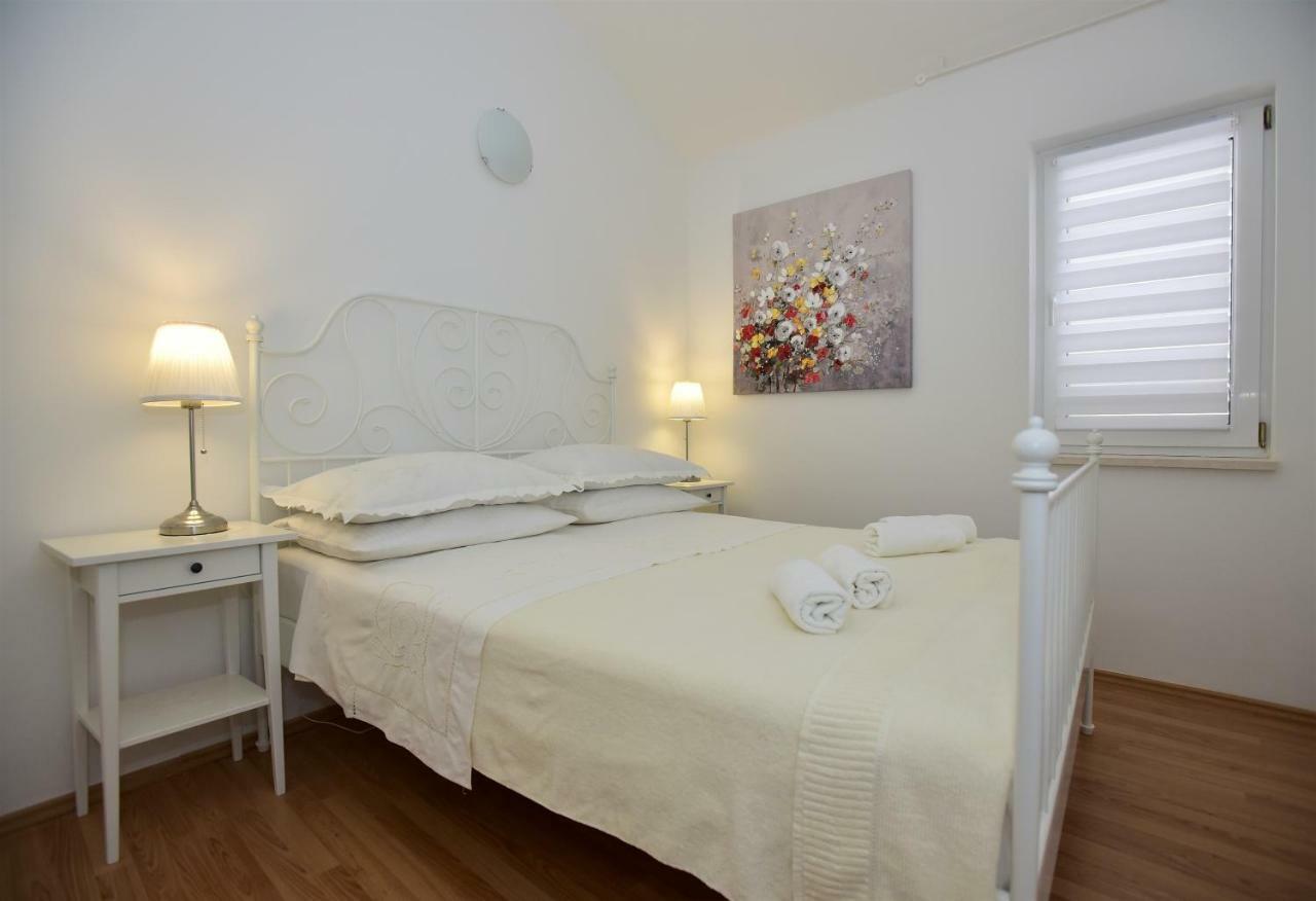 Andor - Lux, Two Beautiful Terraces With Sea & Sunset View Lejlighed Makarska Eksteriør billede
