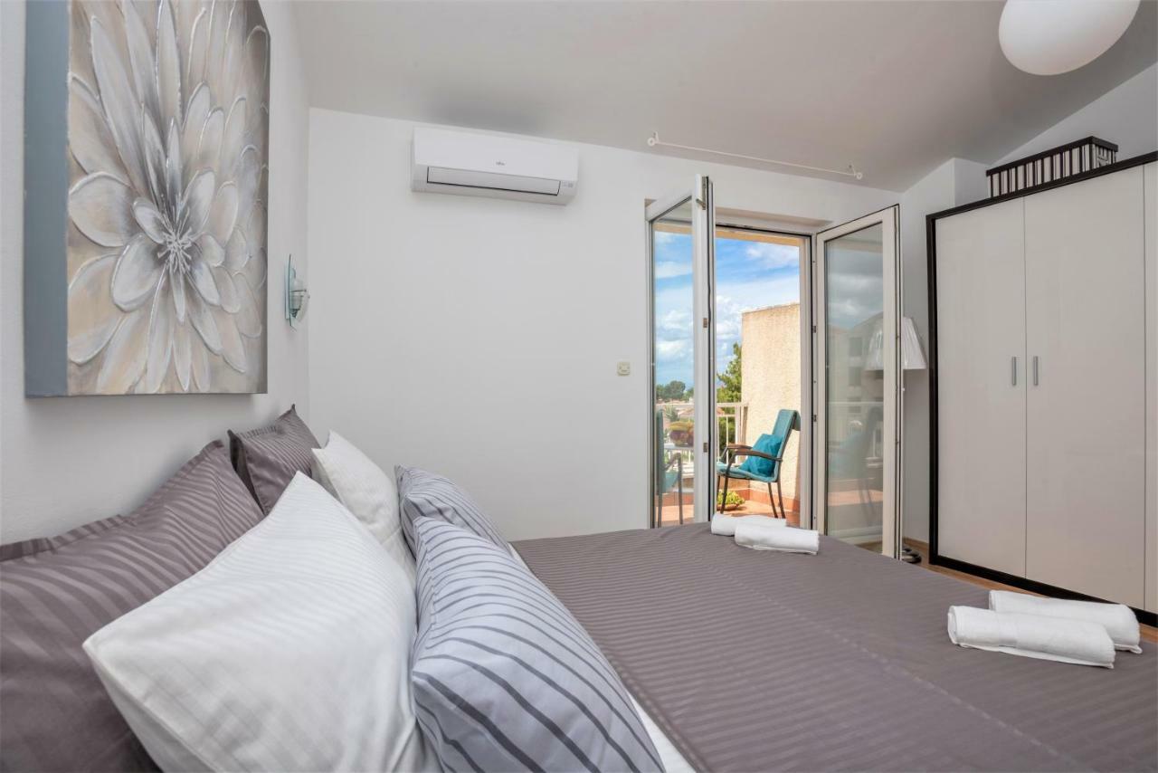 Andor - Lux, Two Beautiful Terraces With Sea & Sunset View Lejlighed Makarska Eksteriør billede