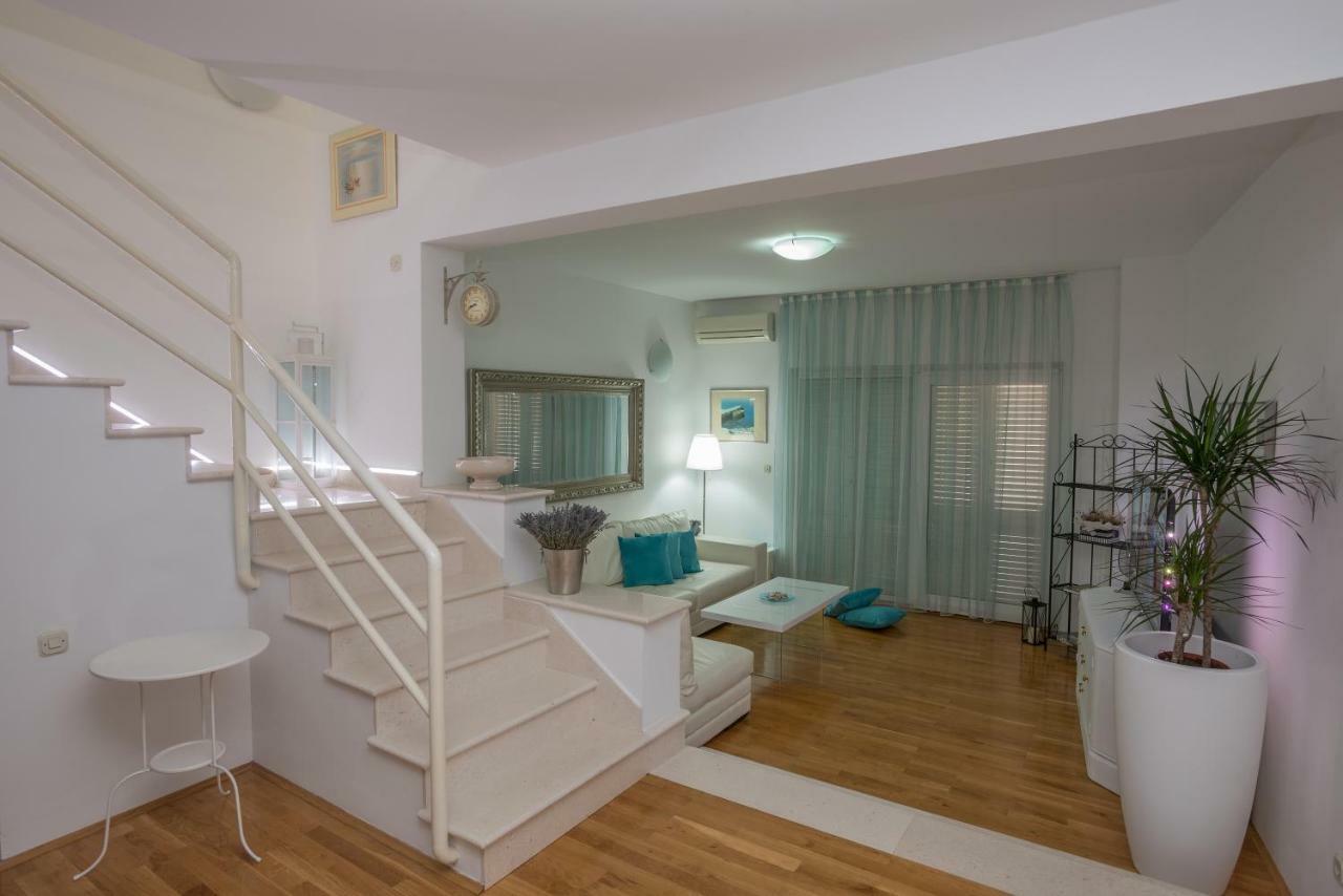 Andor - Lux, Two Beautiful Terraces With Sea & Sunset View Lejlighed Makarska Eksteriør billede